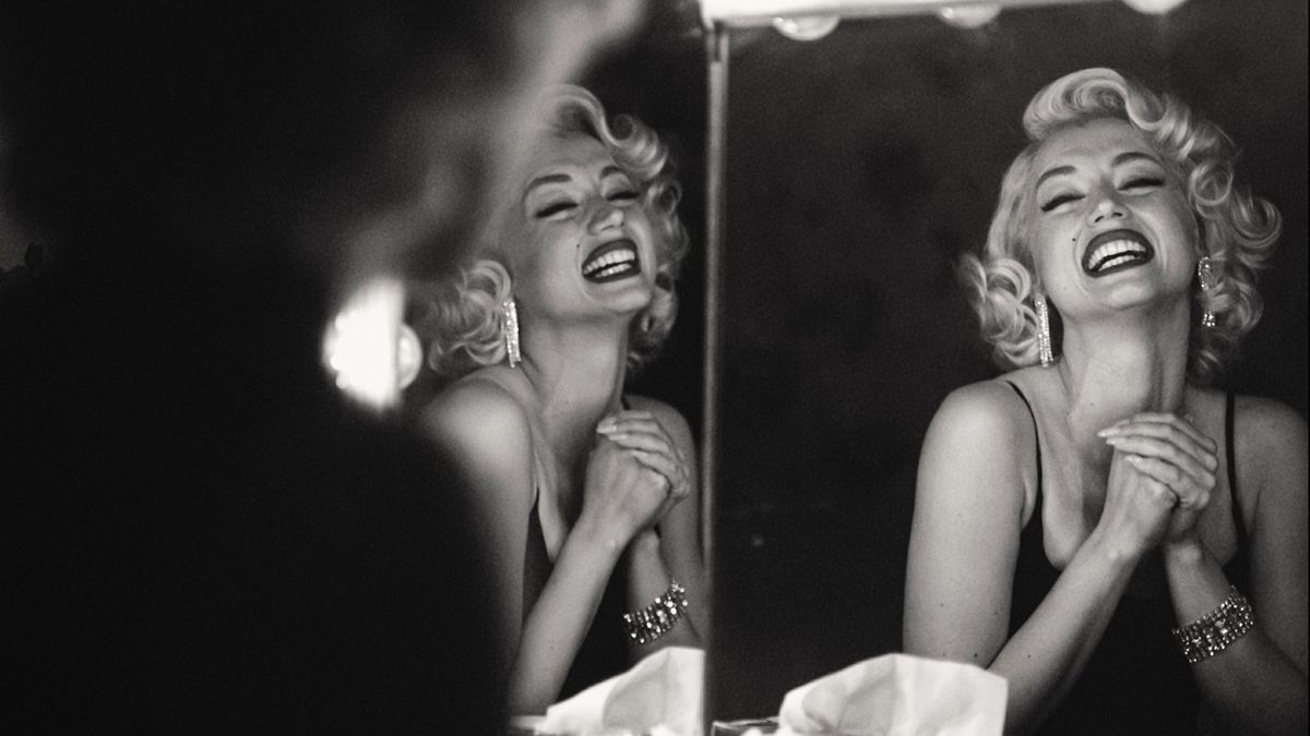 Film Blondýnka ukazuje Marilyn Monroe jako trpící bytost, dál bohužel nejde